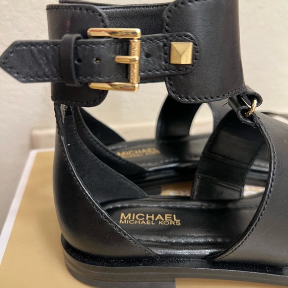 MICHAEL Michael Kors Amos Black Leather Flat Gladiator Sandals - Picture 5 of 12